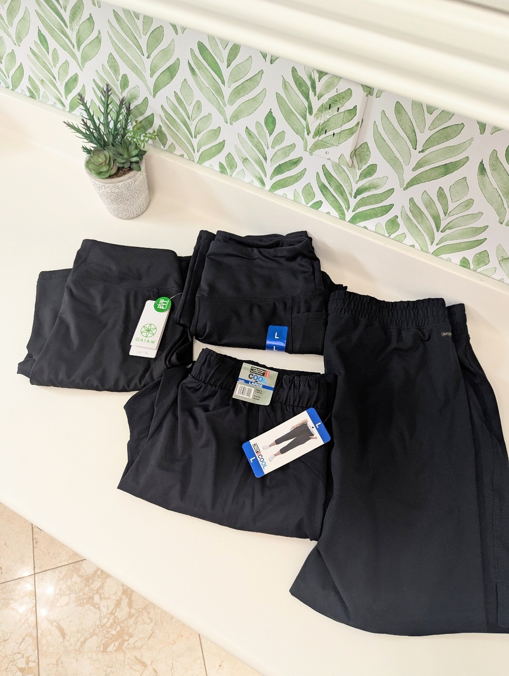 Activewear Bundle 3 NWT Pants/ 1 Pair Shorts Women's Large Black